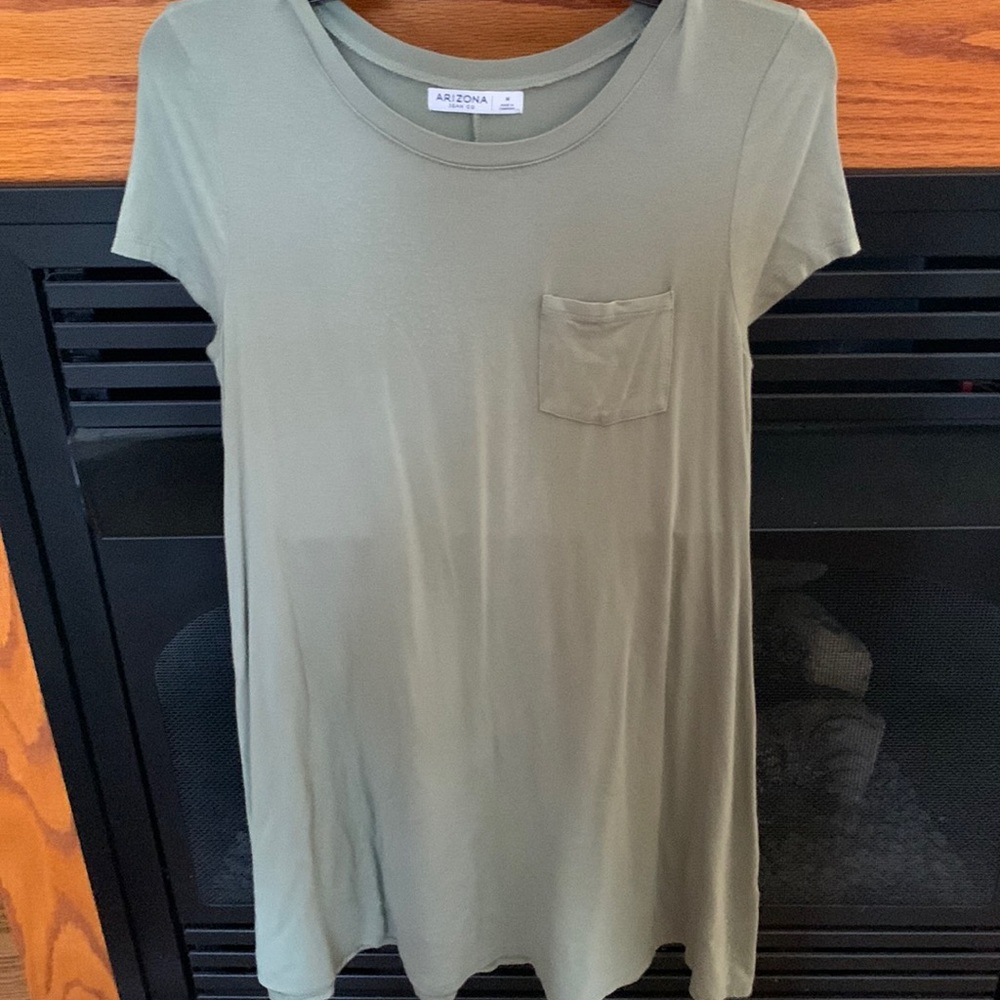 Arizona Mossy green t shirt dress size m has some piling on chest
